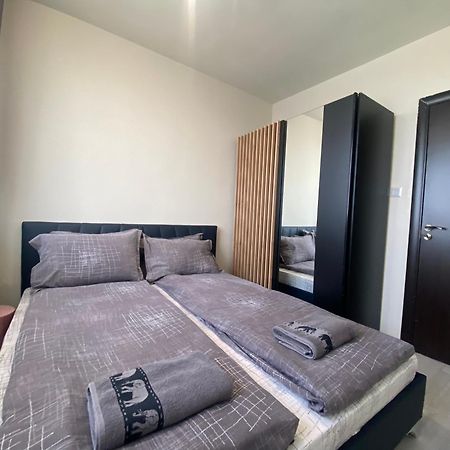 Brand New And Modern Apartment Directly Next To The Metro Station Sofia Exterior photo